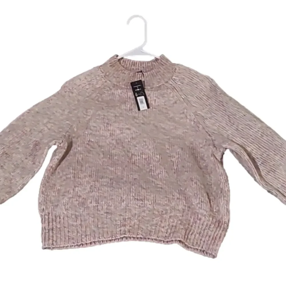Banana Republic Sweater NWT - Picture 1 of 9